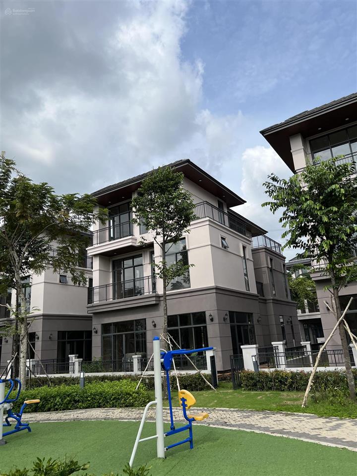 Bán biệt thự gs metrocity 200m2 giá 24 tỷ miễn trung gian 0909 467 ***