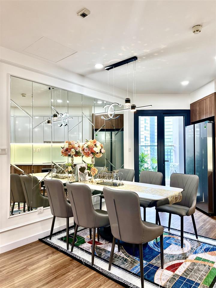 (giảm sâu )cần bán gấp căn góc 3 ngủ,dự án golden park cầu giấy, dt 96m2, giá 8,5 tỷ,sẵn sổ full đồ