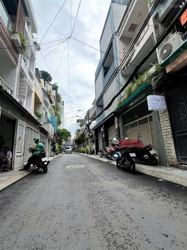 Bán nhà 6.5 x 15m, 4 tầng ngay khu biệt thự vườn lan q10 giá 18.5 tỷ