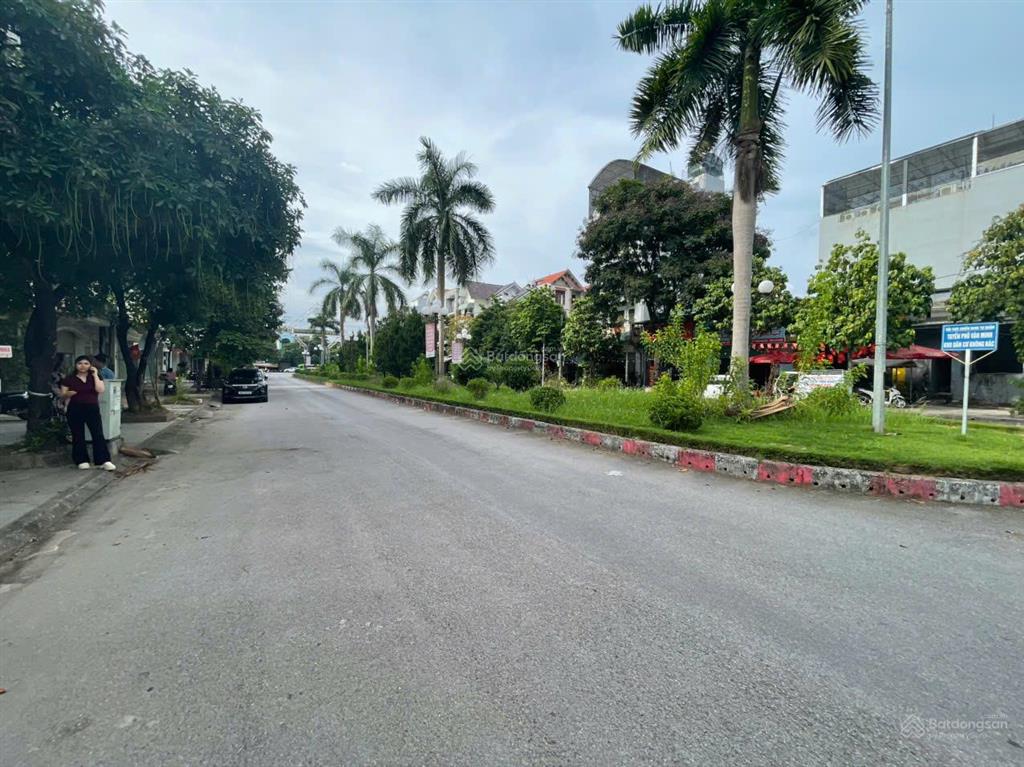 Cần tiền bán gấp nhà phố 87m2 đường đôi trần hưng đạo hoà bình, giá bán rẻ nhất thị trường!