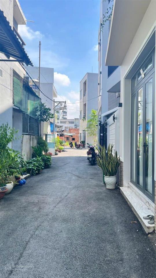 Bán đất 90m2 giá 4,9 tỷ phường bình trưng tphcm