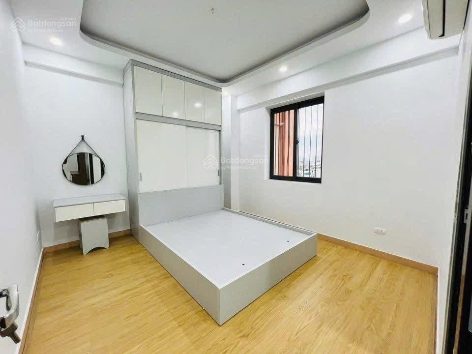 Bán căn 2 phòng ngủ chung cư 89 thịnh liệt tòa nhà hồng hà. view hồ linh đàm
