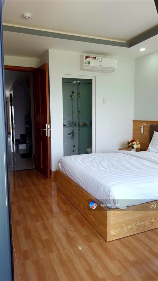 Bán khách sạn 2 mặt tiền 7 tầng sát biển nha trang dòng tiền 60 tr/tháng