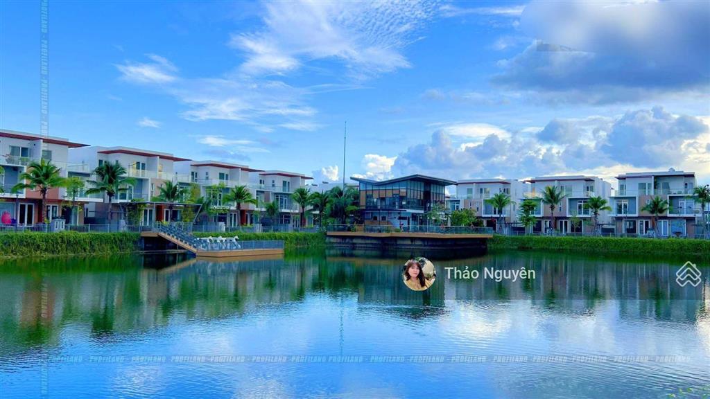 Chính chủ kẹt tiền bán gấp nhà 90m2 view cực đẹp 7,75 tỷ gần hồ gần tiện ích 0979 940 ***
