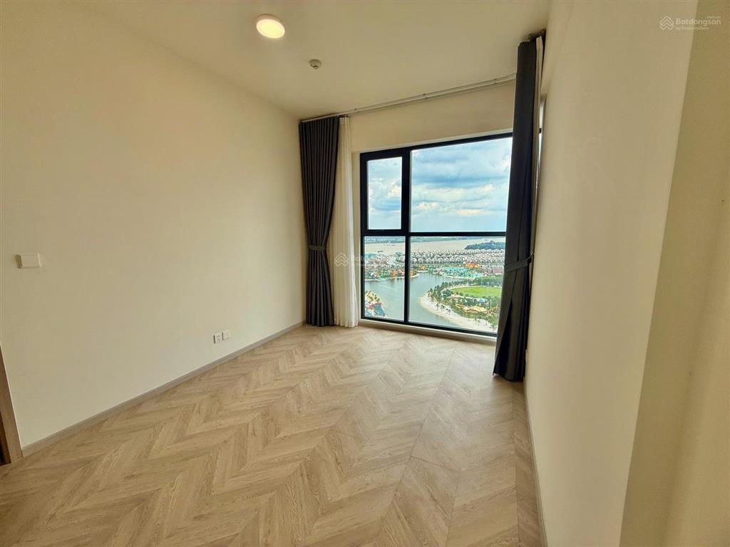 Bán căn hộ 3pn + 2wc tại vinhomes grand park, view công viên pháo hoa như hình