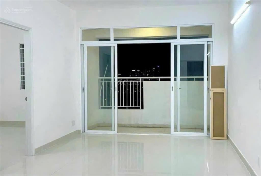 Chủ kẹt bán gấp ch bình khánh q2 62,6m2 2pn 2wc căn góc giữa hành lang riêng view trong giá 4,4 tỷ