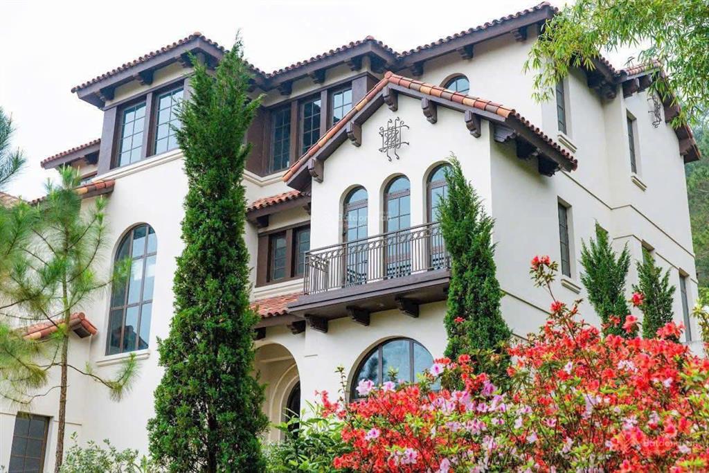 Chính chủ định cư đức bán bt thanh xuân valley, dt 200m², hướng đông nam, giá 16tỷ, 0908 764 ***