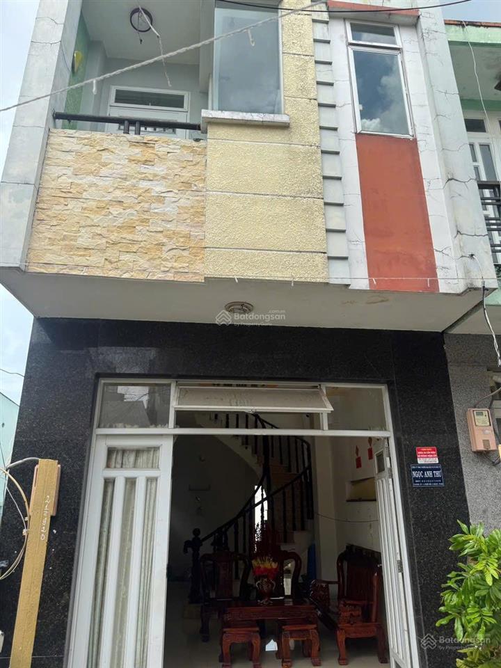Nhà 2 tầng 2 mặt tiền bờ kè phước kiển nhà bè giá 3,3 tỷ