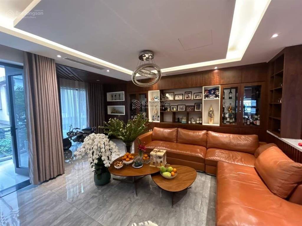 Giá hợp lý! ngọc khánh view hồ phân lô ô tô tránh dừng đỗ 65m2*8t thang máy kd đỉnh dt 1 tỷ/năm