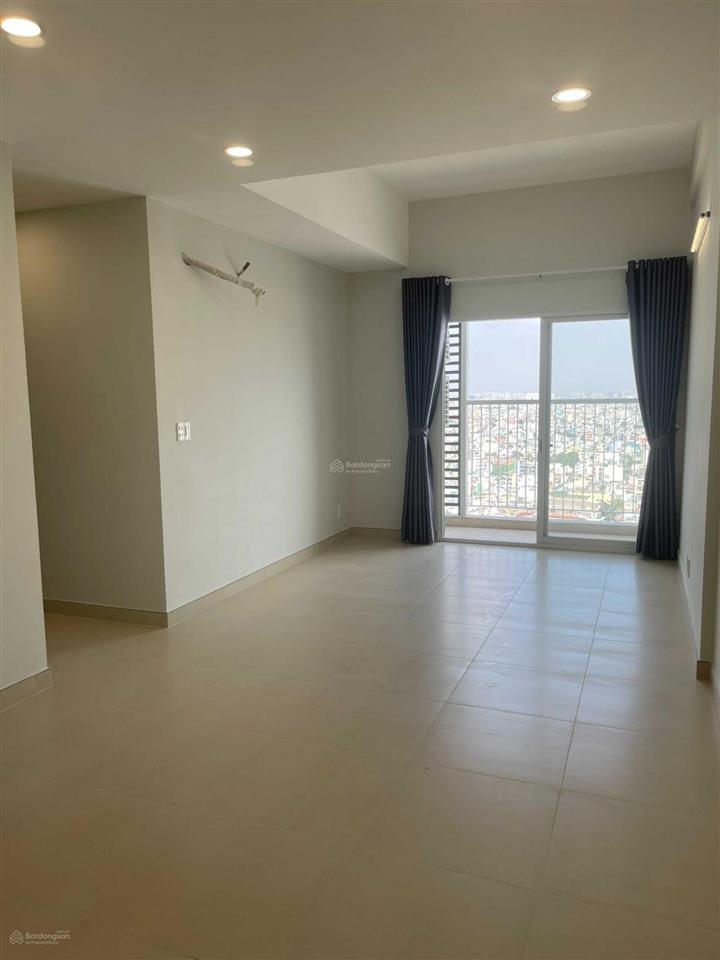 Kẹt tiền cần bán gấp căn hộ carillon 7 2pn, giá tham khảo tốt trong khu vực 300 triệu
