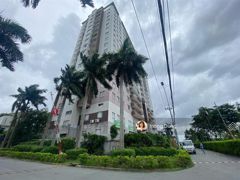 Bán căn hộ 3 phòng ngủ chung cư a.view, nhà rộng, được sửa lại đẹp, giá 3.05tỷ