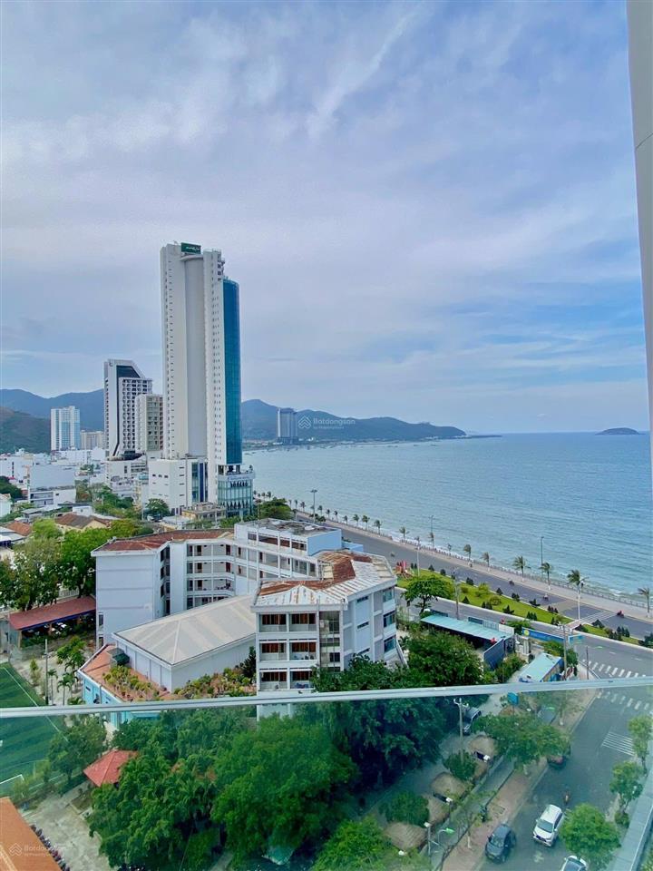 Bán căn 1pn + căn 65m2 view biển giá 4.050 ỷ, đang cho thuê 13tr/tháng 0901 383 ***