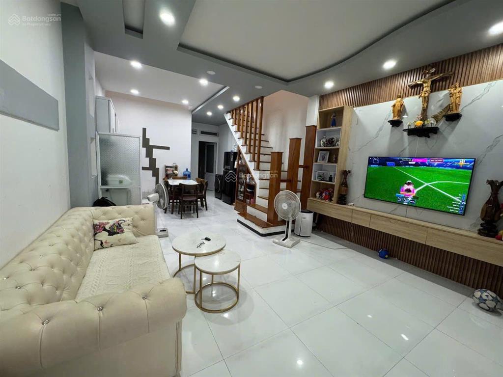 Bán nhà đẹpdt66m22tầng3pnnguyễn khuyến vĩnh hảinha trang3ty vài phút ra biển.