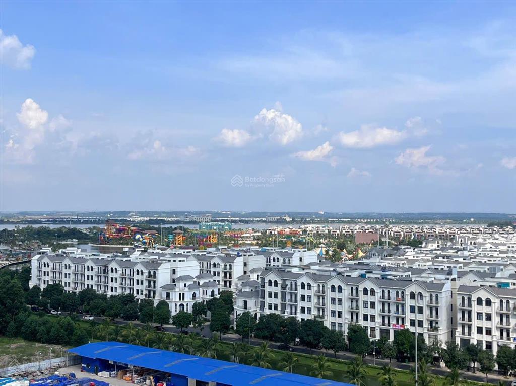 2pn full nội thất view công viên 36ha giá chỉ 4 tỷ 999 giá hời lumiere boulevard quận 9