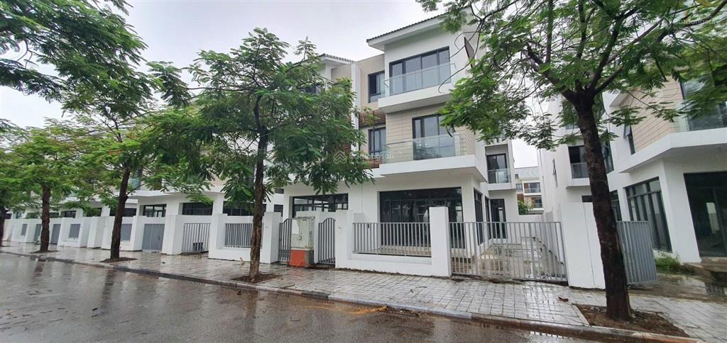 Chính chủ cần bán gấp căn b01.06 an vượng villa. dt 189m2. hướng tây bắc. đường rộng 17.5m
