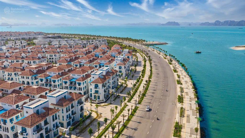 Bán gấp căn biệt thự biển sun feria bãi cháy, 166m² giá 18,x tỷ, hướng đn, giá cạnh tranh thị trường
