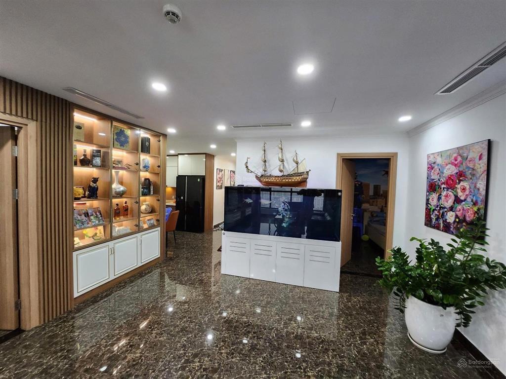 Tôi chính chủ cần bán nhanh căn hộ 3pn 95m2 chung cư golden park, view đẹp. giá công khai 8,9 tỷ