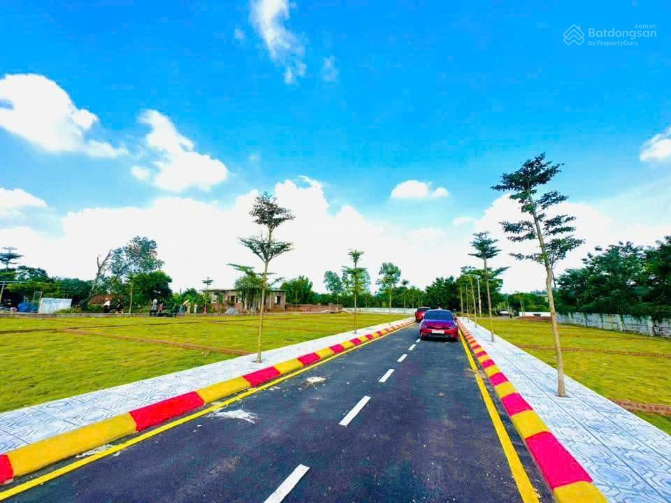 Bán đất gần khu công nghệ cao hòa lạc 100m², mặt tiền 7m, sổ đỏ sẵn, giá 2.4 tỷ