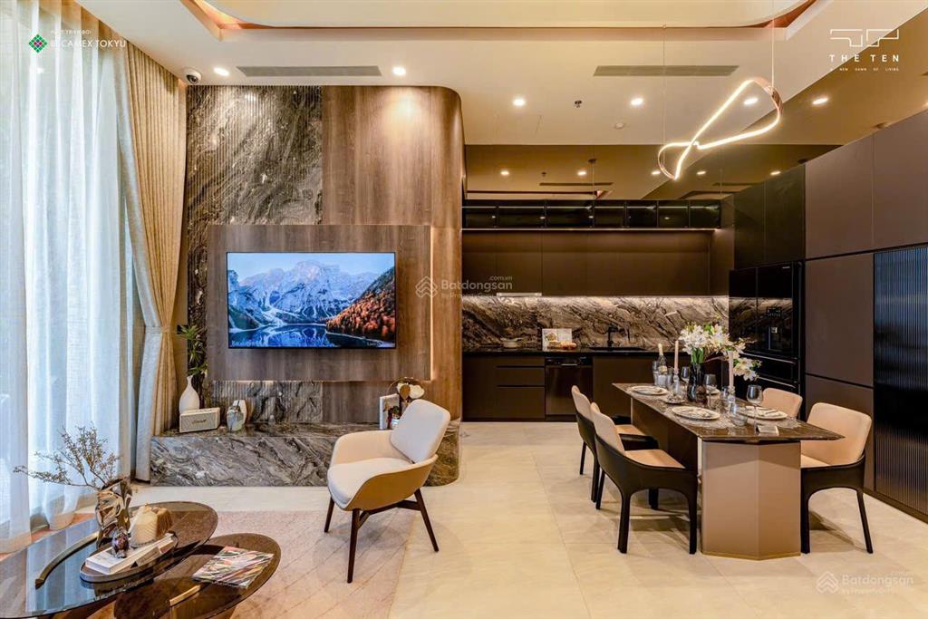 The ten trần cao 3.8m, onsen chuẩn nhật một trong số ít tại miền nam