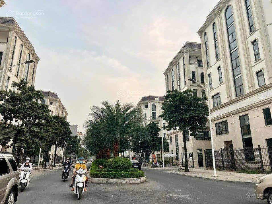 Cần bán căn him lam vạn phúc đường tố hữu ngân hàng giải ngân 70%. 0822 281 ***