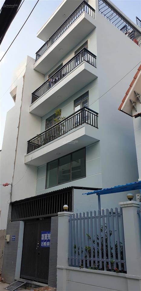 Nhà chính chủ gửi cần bán gấp thuộc phường 14 gò vấp. dt 5 x 16m đúc 3,5 tấm giá 10 tỷ 300 triệu