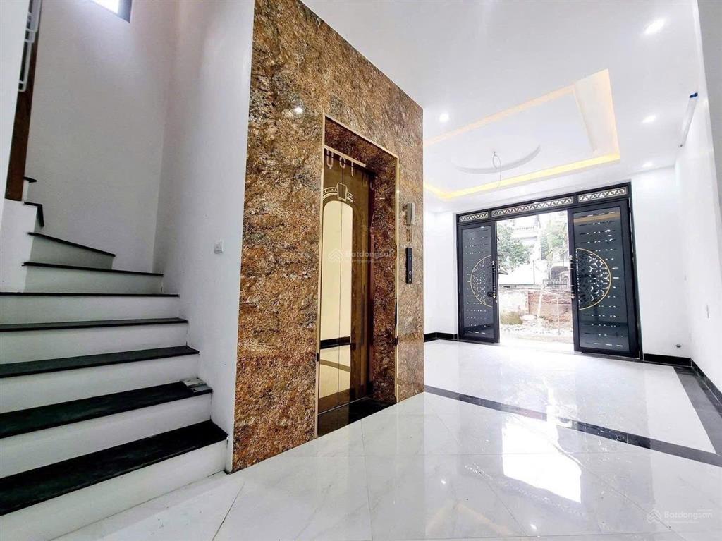Bán nhà đông ngạc 35m2, 5 tầng, ngõ thông kinh doanh, ô tô tránh, 2 thoáng, thang máy. giá 9 tỷ