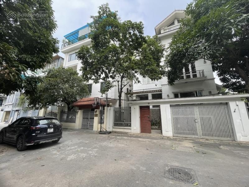 Bán căn biệt thự vườn đào ở khu d5 tuyệt đẹp, gara để 3 ô tô, view nhìn ra vườn hoa, gần lotte