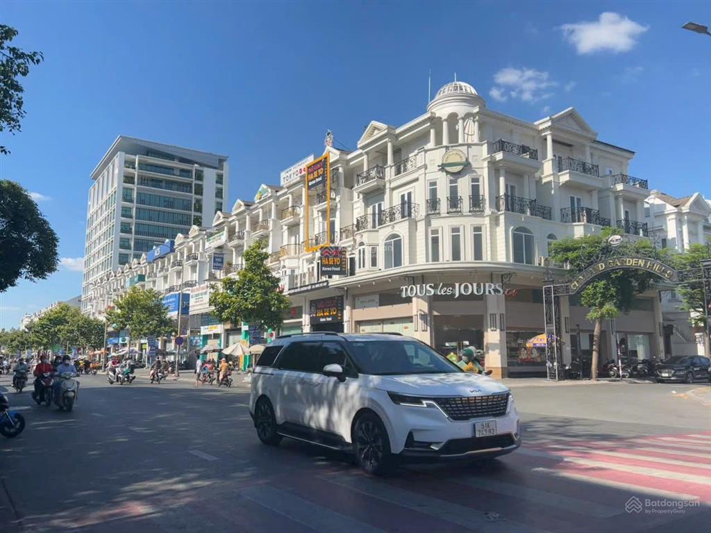 Bán nhà mt phan văn trị, p5, đối diện cityland emart p5 dt 4,5x24m, 2 lầu, giá chỉ 18 tỷ
