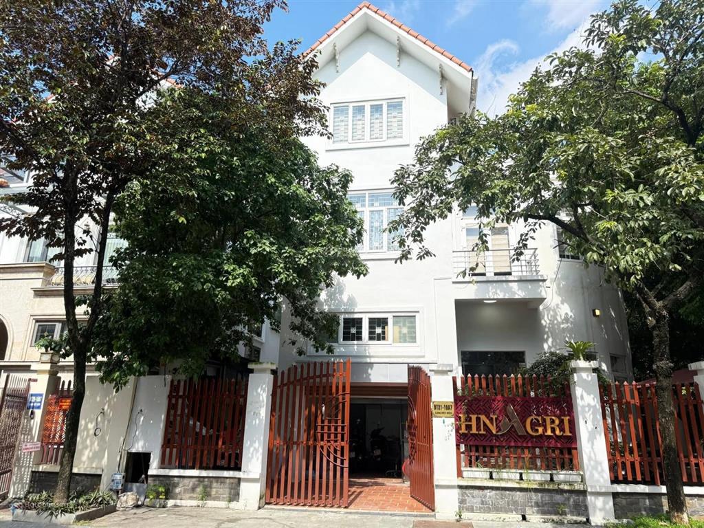 Chính chủ gửi bán biệt thự làng việt kiều châu âu trục kinh doanh, dt 260m mt 15m