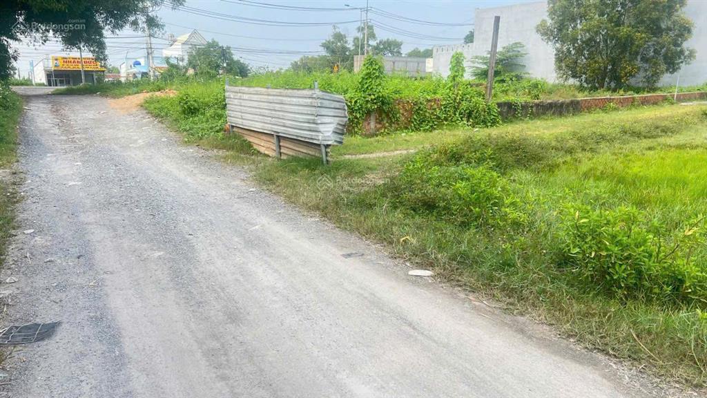 Đất 2 mặt tiền đường ô tô 1 sẹc cách phạm thái bường 30m, chợ hòa bình 100m, cách hùng vương 200m