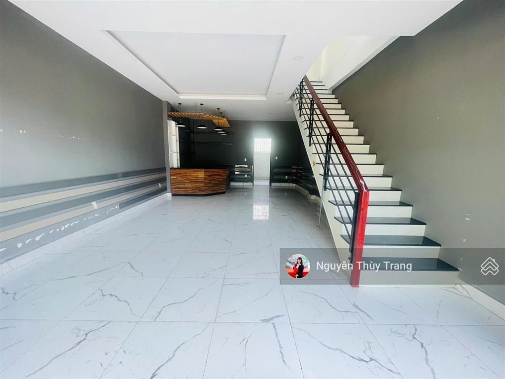 Chỉ 1.75 tỷ nhà đẹp như mơ. cạnh trường đại học việt đức. 5x15m nhà y hình, oasis city bến cát