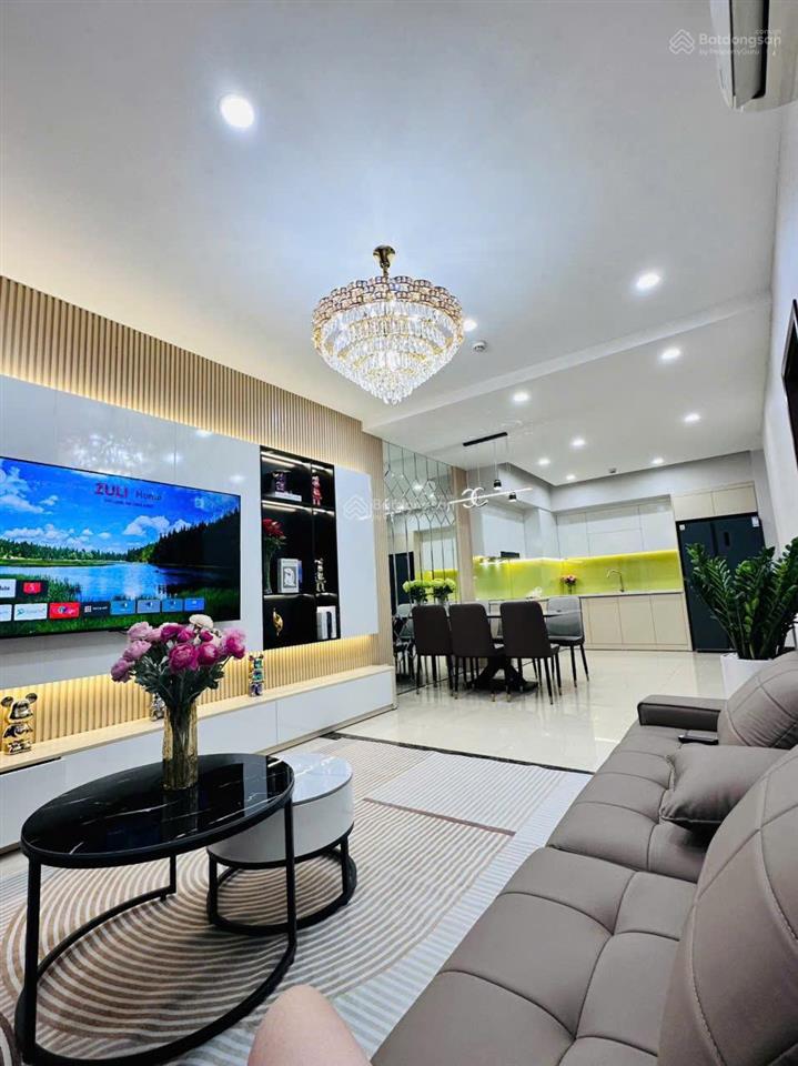 Bán căn hộ 3 ngủ 107m2 full nội thất đẹp, khách mua chỉ việc về ở, tầng trung tại hpc landmark