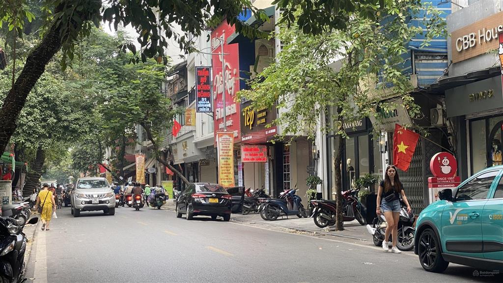 Bán nhà mặt phố phường hàng mã. 50m² 5 tầng mt 4,2m chỉ hơn 40 tỷ. cực hiếm tại hoàn kiếm