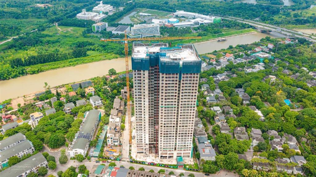 Chính chủ bán căn góc 3pn hướng đông nam. tầng trung view đẹp giá 5.x tỷ