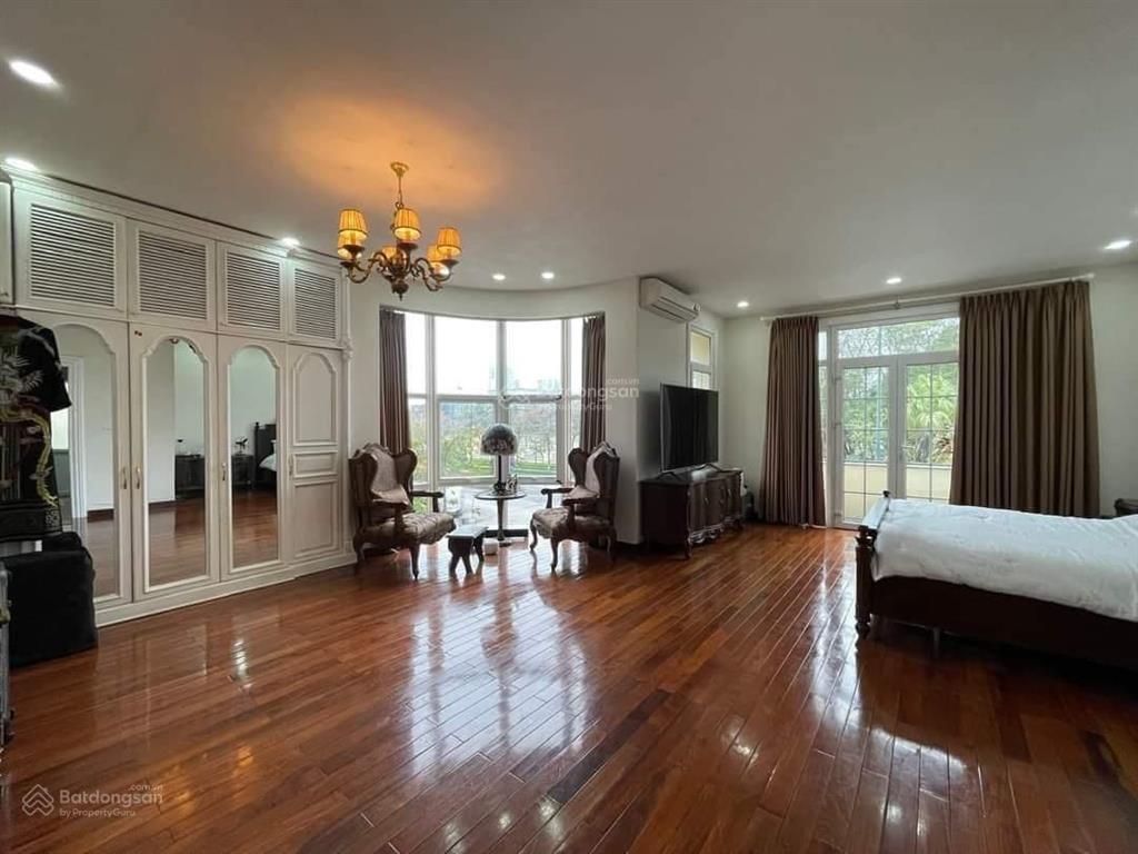 Bán biệt thự ciputra 230 m². 4 tầng thang máy, lô góc 3 thoáng, mặt tiền 10m, 79 tỷ