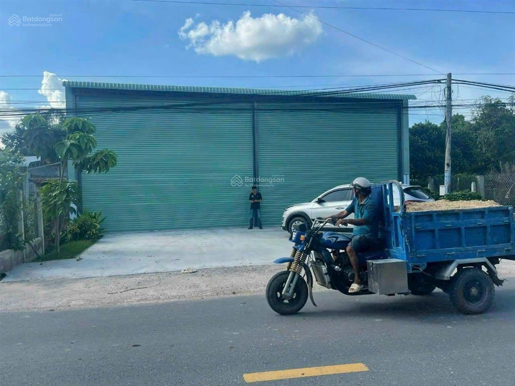 Bán kho xưởng mặt tiền hương lộ 2, thuộc xã lộc hưng, tổng dt=5200m2 có 120m2 thổ cư, giá 15,5 tỷ