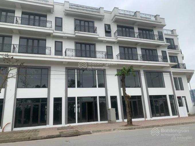 Bán gấp lk mặt phố nguyễn mậu tài dtich 76m, 2 mt 5m, đường 40m, view hồ, kd tốt