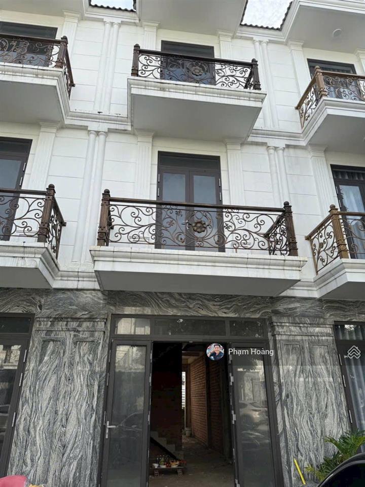 Bán căn nhà phố dĩ an, tp hồ chí minh gần big c dĩ an và chợ dĩ an dt 72m2 sổ riêng có hoàn công