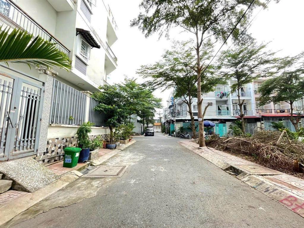 Bán 80m2 đất hẻm ô tô lê văn lương nhà bè