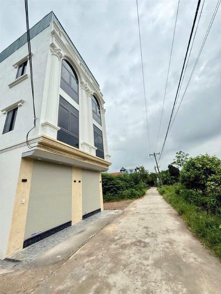 Bán căn 42m2, 3 tầng full nội thất đường ô tô tránh nhau giá 3,78 tỷ tại p. chương mỹ