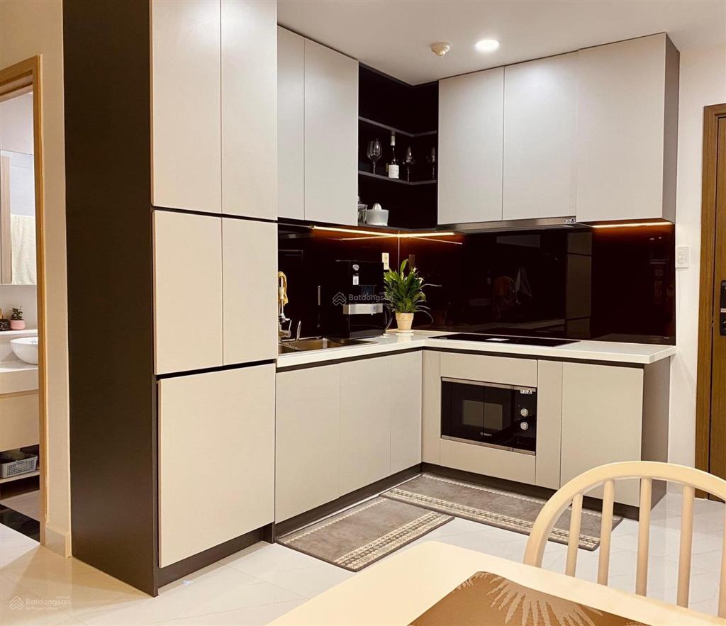 Căn hộ giá tốt 100% cực kỳ hot 2pn 2wc căn góc có logia riêng view ôm trọn nội khu giá 4,2 tỷ