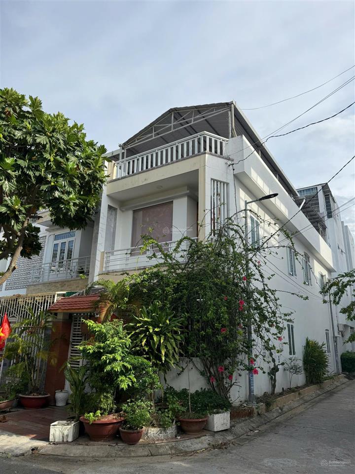 Bán nhà góc 2mt đường nhựa 10m 3tầng dt 100m2 3pn vĩnh hoà nha trang chỉ 8 tỷ