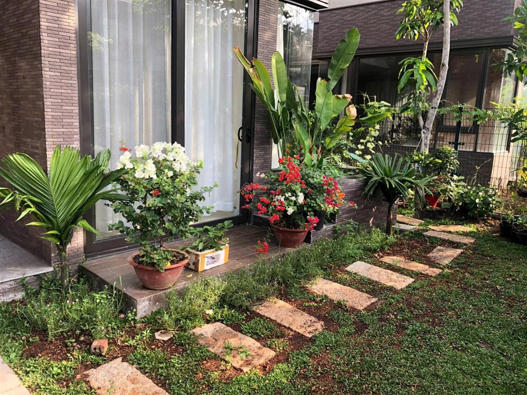 Biệt thự waterpoint, full nội thất, 1 trệt + 1 lầu. sổ hồng 9,3 tỷ