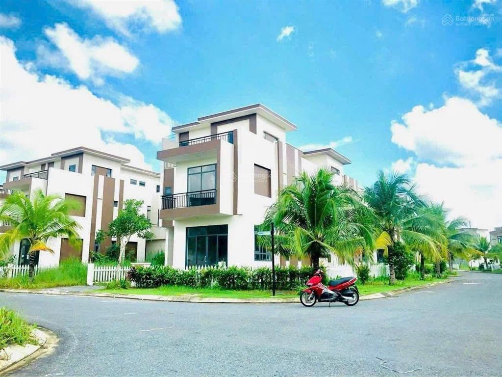 Sở hữu căn góc nội bộ biệt thự. giá 3,9 tỷ (full). kdc trần anh riverside. trung tâm bến lức.