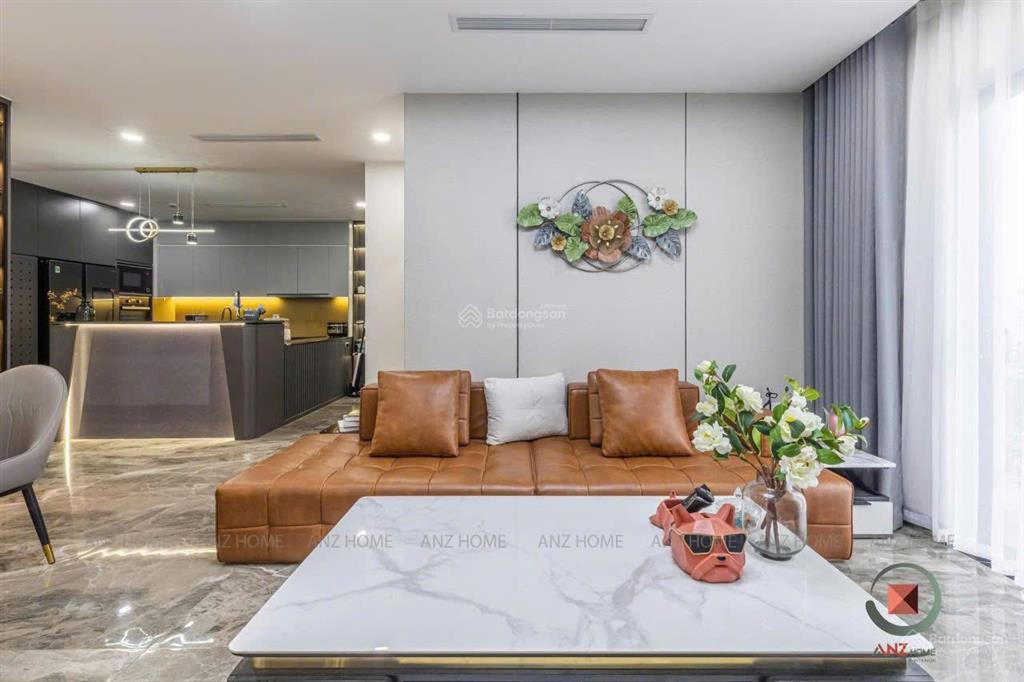 Chính chủ bán căn 82m2 giá 6 tỷ thiết kế 2 ngủ 2 vệ sinh, tầng đẹp, sổ chính chủ