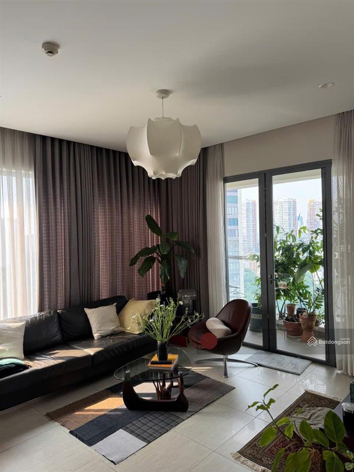 Nhà thật hình thật 3 phòng ngủ dt 143 m2 giá 18 tỷ