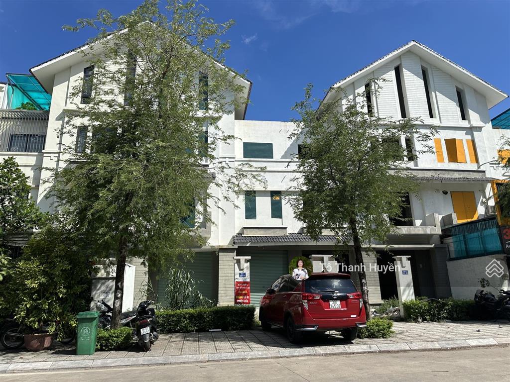 Hàng ngộp ngân hàng geleximco dương nội 240m2 mặt tiền 10m giảm ngay 6 tỷ
