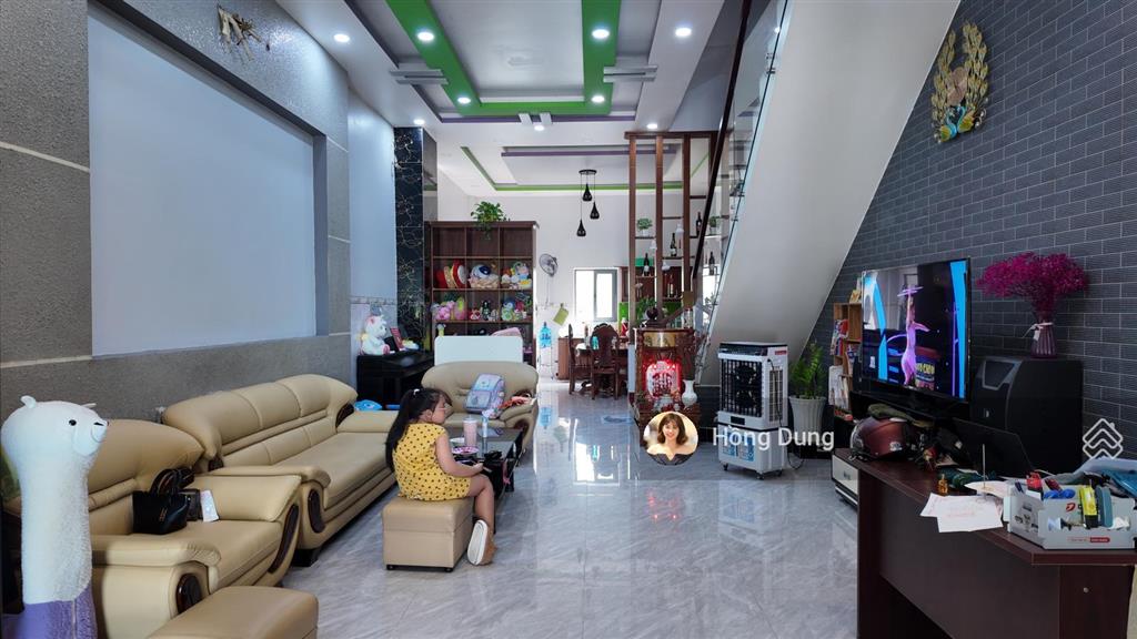 Nhà lớn 6pn, 4 tầng, hoàn công đầy đủ! hiếm có tại kdc phong phú 4