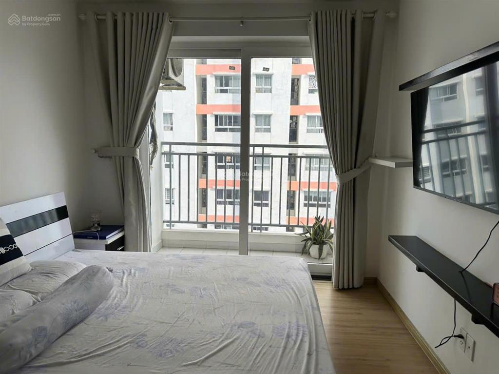 Gấp bán 4,4 tỷ căn 3pn, đầy đủ nội thất, nhà sạch đẹp, view thoáng mát, hỗ trợ vay, 0909 393 ***