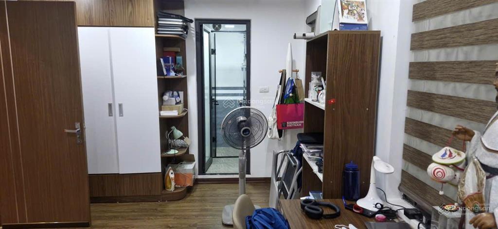 Chính chủ cần bán căn hộ tập thể nghĩa tân, hoàng quốc việt, tô hiệu